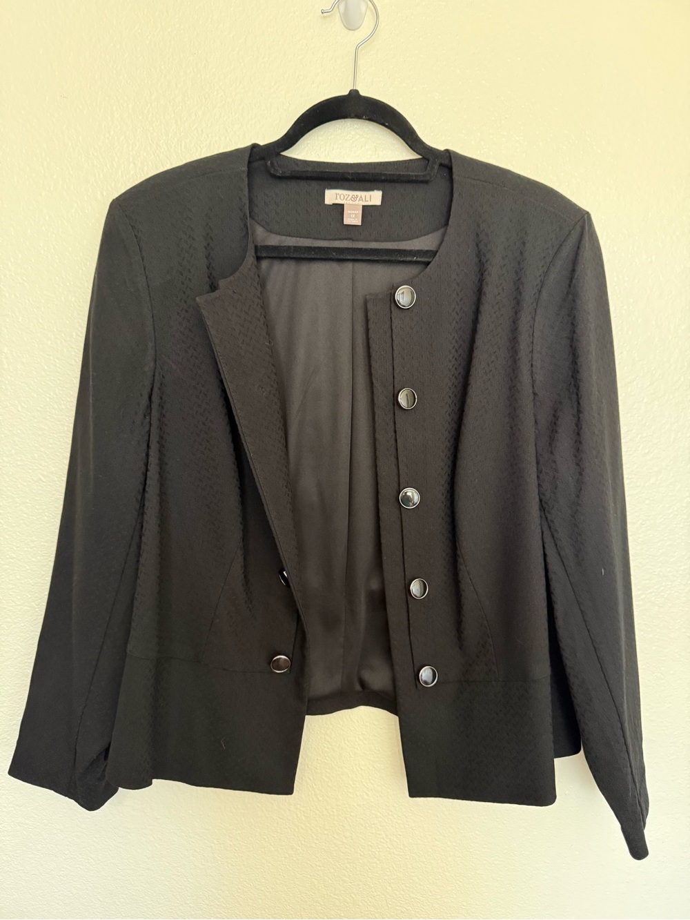 Roz & Ali Black Tailored Button-Front Blazer